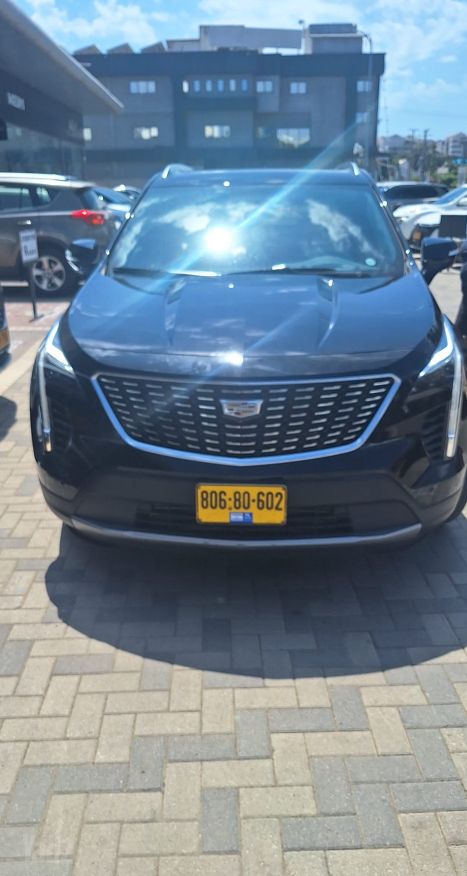 מודעת רכב קאדילק XT4