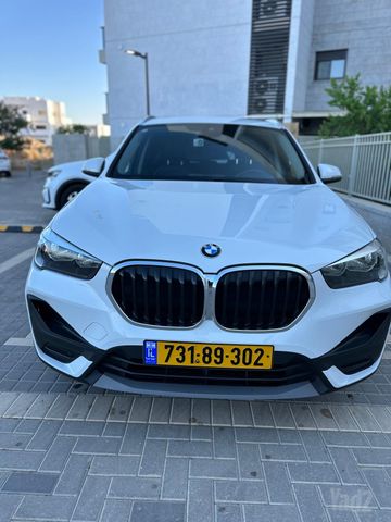 ב מ וו X1