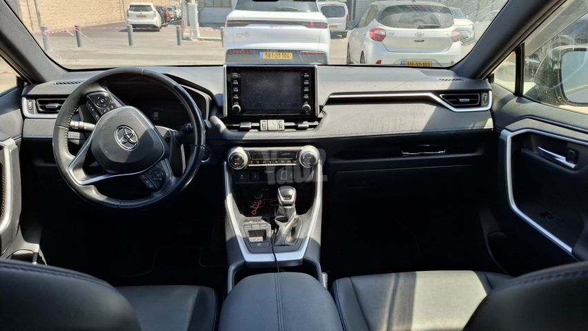 טויוטה RAV4
