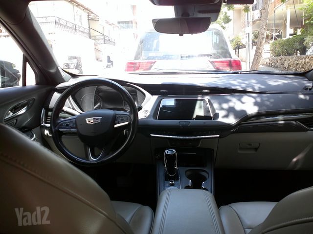 קאדילק XT4