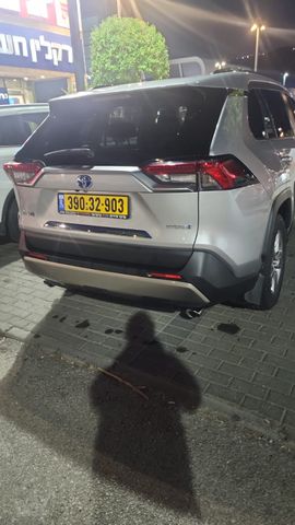 טויוטה RAV4