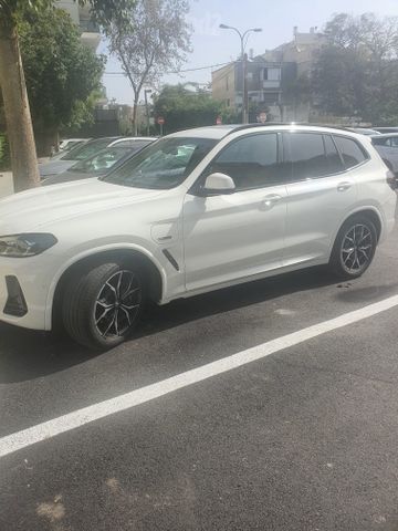 ב מ וו X3