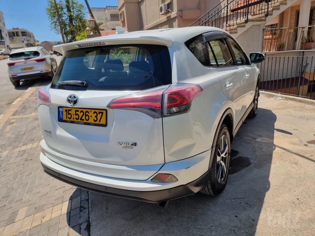 טויוטה RAV4