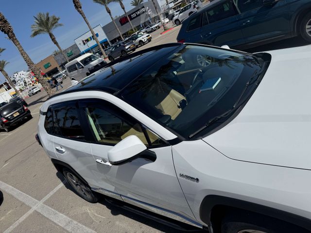 מודעת רכב טויוטה RAV4