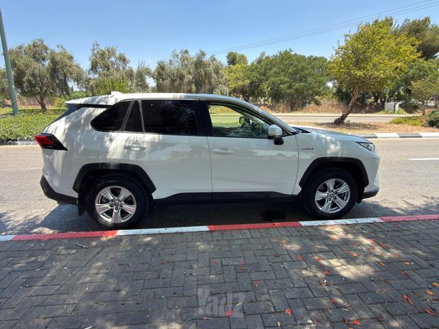טויוטה RAV4