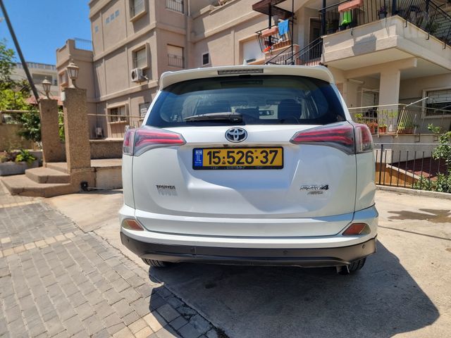טויוטה RAV4