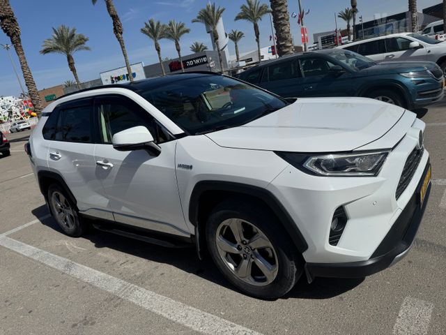 טויוטה RAV4