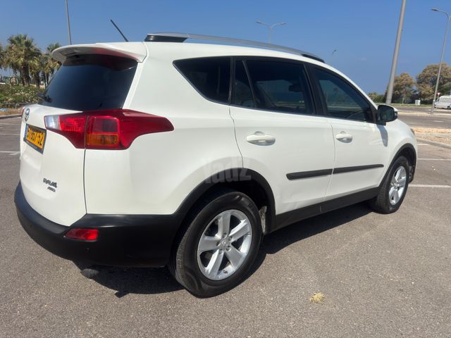 טויוטה RAV4