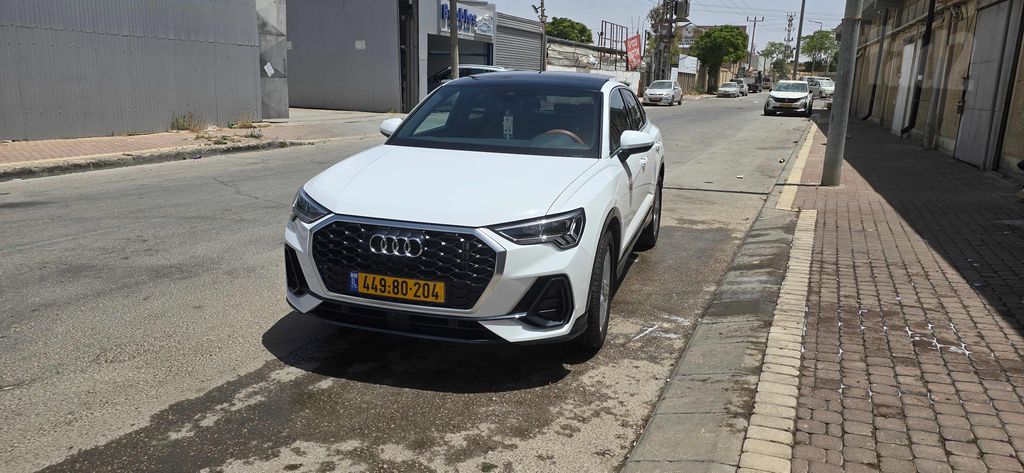 אאודי Q3