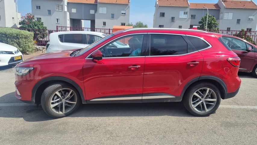 אם ג'י EHS PHEV