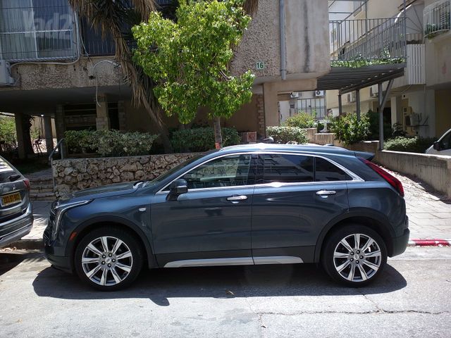 קאדילק XT4