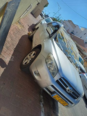 טויוטה RAV4