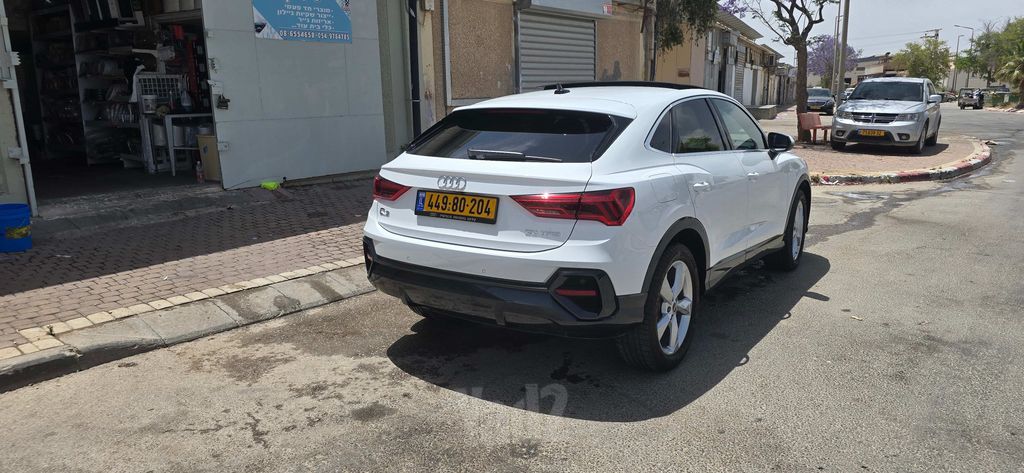 אאודי Q3