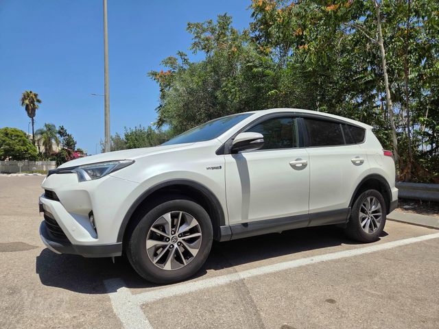 מודעת רכב טויוטה RAV4