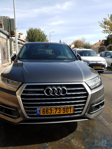 מודעת רכב אאודי Q7