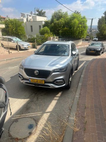 מודעת רכב אם ג'י EHS PHEV