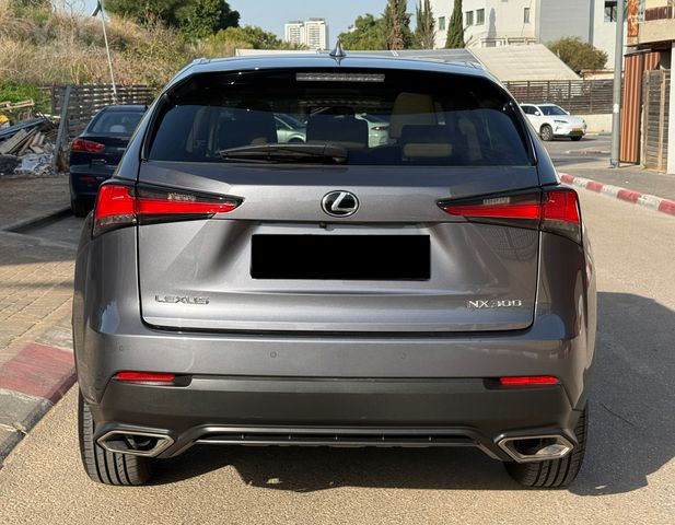 לקסוס NX