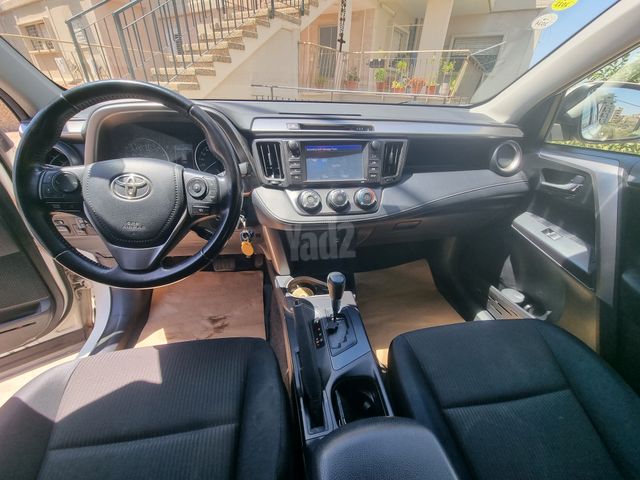 טויוטה RAV4