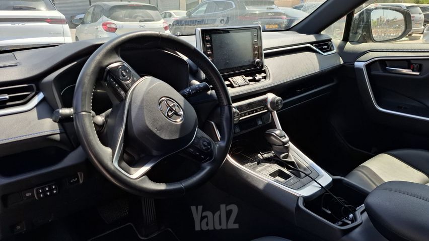 טויוטה RAV4