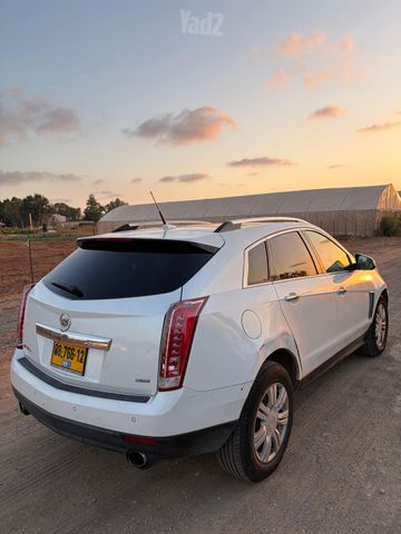 קאדילק SRX