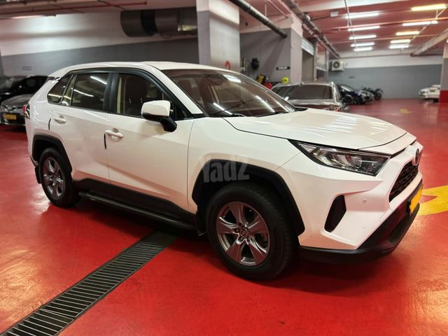 טויוטה RAV4