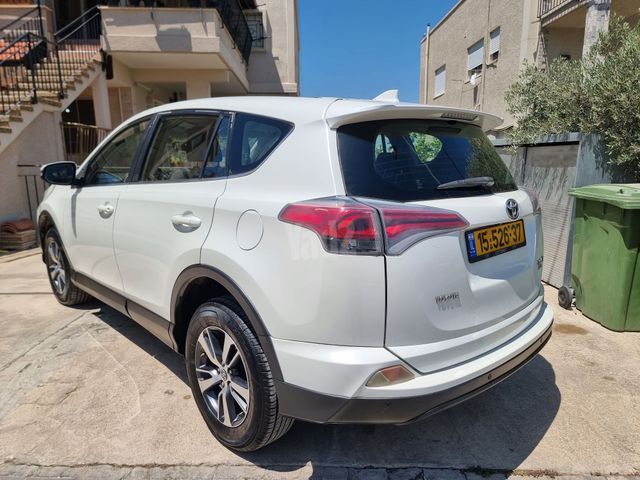 טויוטה RAV4