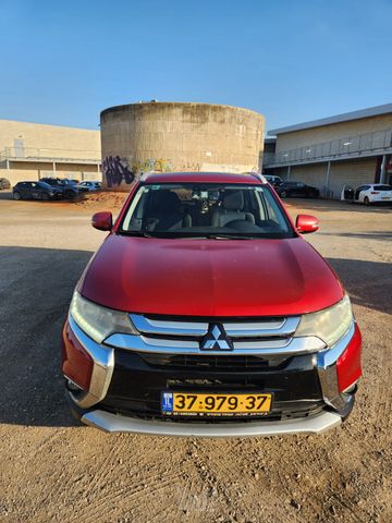 מיצובישי אאוטלנדר