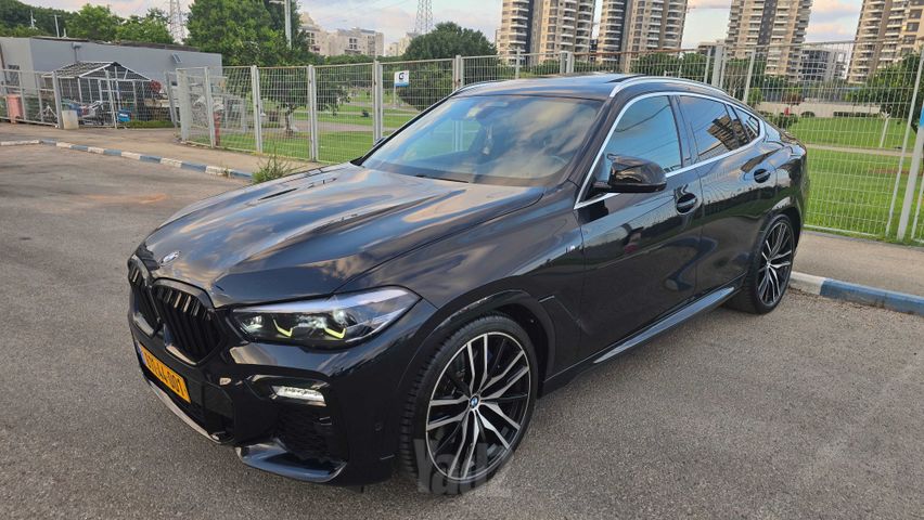 ב מ וו X6