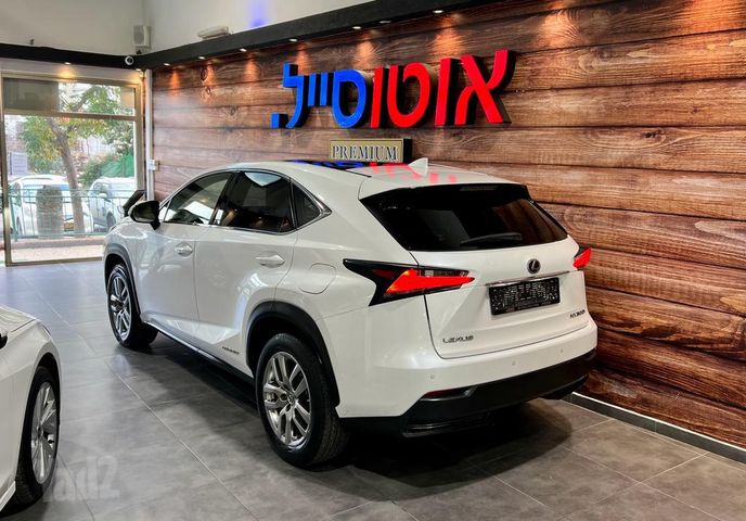 לקסוס NX