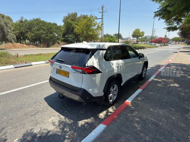 טויוטה RAV4
