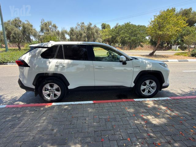 טויוטה RAV4