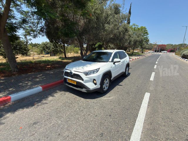 מודעת רכב טויוטה RAV4