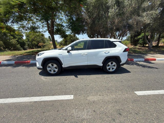 טויוטה RAV4