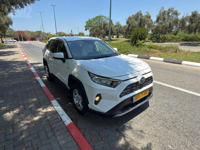 טויוטה RAV4