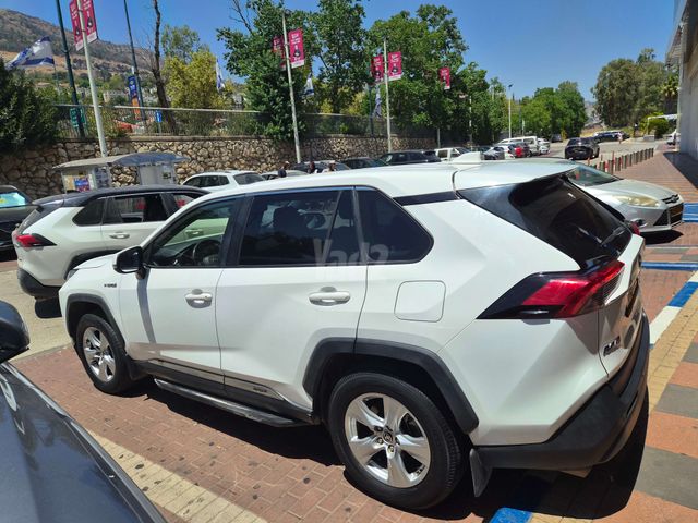 טויוטה RAV4
