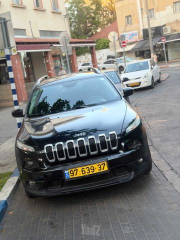מודעת רכב ג'יפ צ'ירוקי