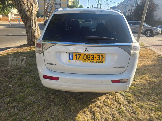 מיצובישי אאוטלנדר