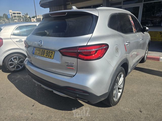 מודעת רכב אם ג'י EHS PHEV