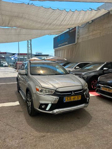 מודעת רכב מיצובישי ASX