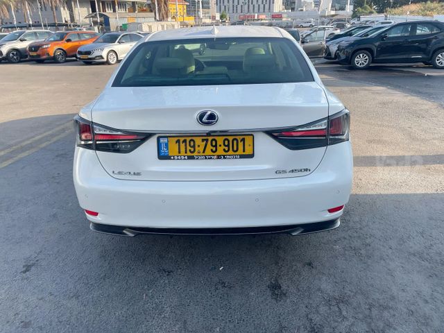לקסוס GS