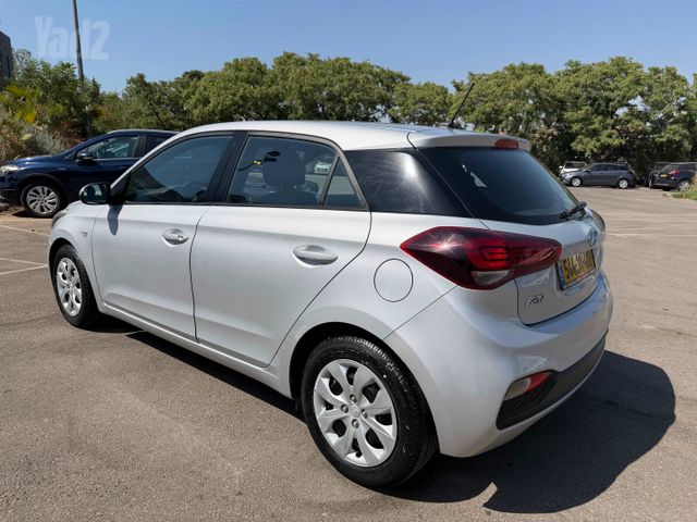 יונדאי i20