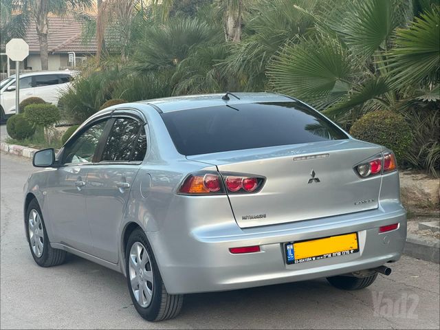 מיצובישי לנסר