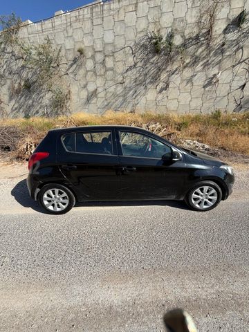 יונדאי i20