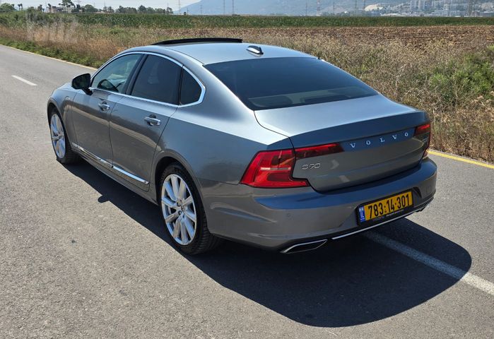וולוו S90