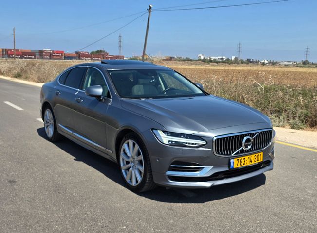 וולוו S90