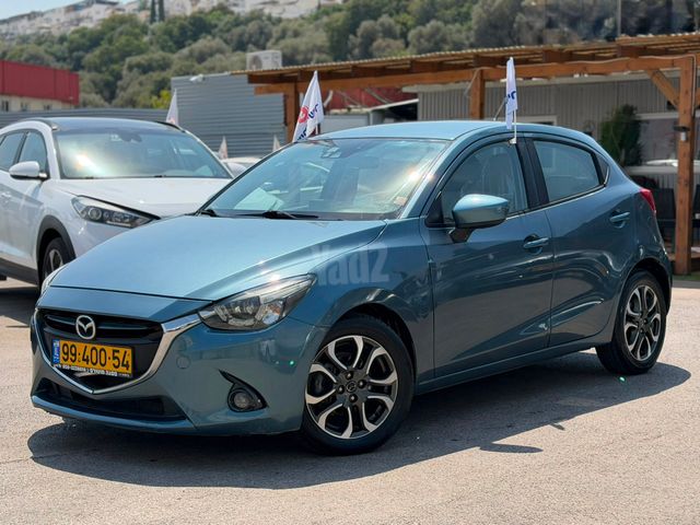 מודעת רכב מאזדה 2