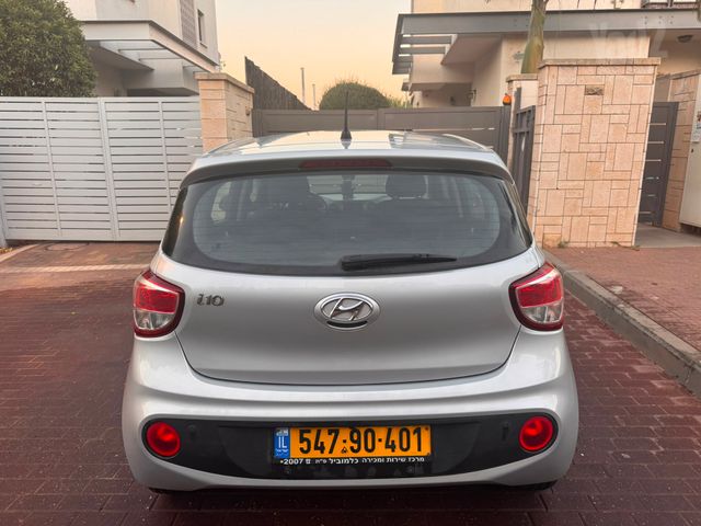 יונדאי i10