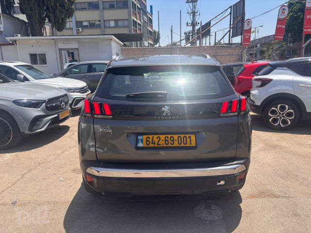 פיג'ו 3008