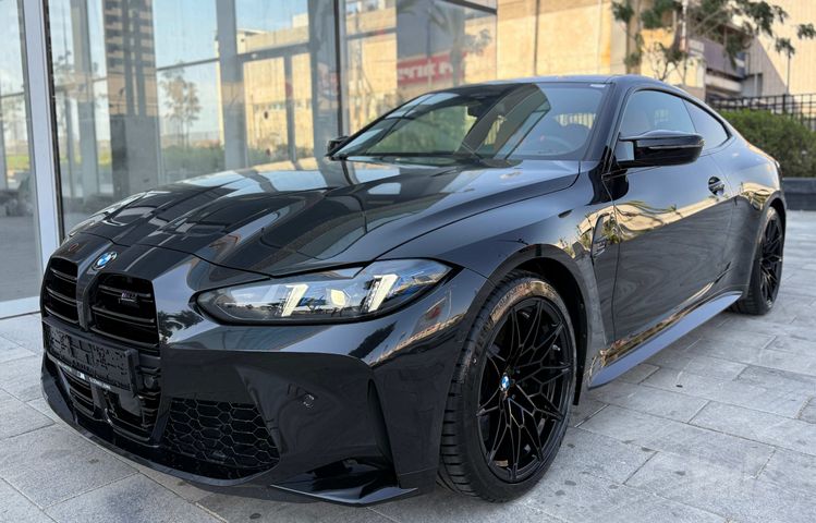 ב מ וו M4