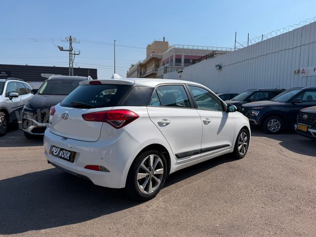 יונדאי i20